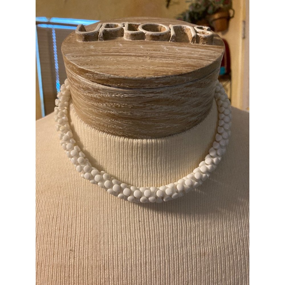 White Vintage Choker Necklace Retro Beads